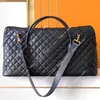 23 Luxury Designer ES Giant Travel Bag In Quilted Leather Black Maxi Supple Bag Metal Hardware Zip Stängning Topphandtag och ett lås i ett löstagbart läderfodral