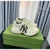 Sneakers Rhyton Scarpe firmate Sneakers multicolor Scarpe da ginnastica beige da uomo Chaussures vintage di lusso Scarpe casual da donna in pelle Sneaker con scatola taglia 35-45 topAAAA