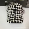 Ball Caps Designer Warm en zonnebrandcrème Baseball Cap Heren Casual Sunshade omgekeerde driehoek Duizend vogelrooster Modieuze katoenzon hoed ZX00