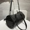 2024 Brev över Duffel Bag Women Designer Boston Handväskor Svart lädercylinder Crossbody Väskor Män reser bagage Totes Designers Duffels