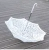 Blanc femmes dentelle bâton parapluie mariée mariage photographie accessoires artisanat parapluie Parasols H23-74