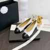 Flache Ballettschuhe, Designer-Damen-Leder-Slipper, Samt, Hochzeit, Party, Tanz, Luxus-Slipper, Top-Qualität, Frühling und Herbst, Rindsleder, Buchstaben-Ballerina