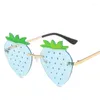 Solglasögon Strawberry Shape Women's Rimless Y2K Female Sun Glass för Party Stage Metal Leg Girls Solglas