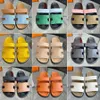 Designer de luxo slides homens mulheres sandálias mulas chinelos plana clássico fivela praia verão ao ar livre couro flip-flops um pé estribo preguiçoso sapatos casuais grandes 35-46