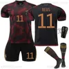 football en jersey noir et or