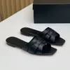 Tribute Dokuma Slip-On Sandalet Terlik Slaytlar Topuklu Daireler Topuklar Kare Açık Toe Ayakkabı Kadın Lüks Tasarımcıları Deri Dış Dış Tablo Sıradan Ayakkabı Fabrika Ayakkabı