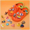 Pièces de chaussures Accessoires 100 Pcs Aléatoire Pour Cartoon Croc Charms Fit Clog Jibz Diy Bracelets Bracelet Enfants Cadeau Drop Delivery Chaussures Dhqna