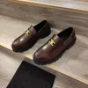 Neue Saison Loafer mit Metall-Logo, poliertes Rindsleder, klassische Loafer, bequeme Schuhe, Designer-Schuhe für Damen, Fabrikschuhe