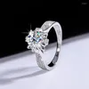 Cluster Rings 925 Sterling Silver Mosang Diamond Women's Ring Four Claw Round Bag Hand Holding Flower Wedding Style Style