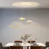 Lâmpadas de lâmpadas pendentes Luzes de teto LED Lâmpada de decoração de flor de arame para mesa de jantar Casa Lustração interna de brilho dourado