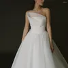 Abiti da festa Abito da sposa in organza sexy Sweep Train Senza maniche Abito da sposa con lacci Semplice lunghezza del pavimento Piega Vestido De Novia Per le donne