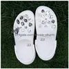 Skodelar Tillbehör 2021 Fashion Designer Quality Shoes Charms för Croc Diy Rhinestone Bee Buckle Drop Delivery Dhcai