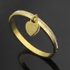 Bangle 2023 Brand Fashion T-образный кристаллический браслет для женщин Очаровательный браслет Diamond Diamond Heart Heart