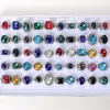 Anéis de cluster atacado 50pcslots vintage metal vidro pedra anéis para homens mulheres imitação gemstone jóias presente casamento mix estilo 230411