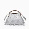 Tassel Bright Diamond Bag for Women 2023 새로운 패션 핸드 헬드 걸쇠 가방 질감 1 개의 어깨 크로스 바디 작은 사각형 가방 231111