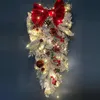 Flores decorativas grinaldas de Natal da porta da frente dos enfeites de bola vermelha para a janela do manto de decoração externa interna 230410