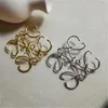 Gold Gümüş Hollow Pimleri Broş Lüks Takı Tasarımcı Kadın Mektup Broşlar Mens Klasik Marka Emziren Elbise Elbise Süsleme