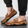 Echte lederen mannen schoenen Casual Italiaans luxemerk Heren Loafers Ademend rubber rijschoenen Slippen op handgemaakte mocassins