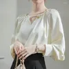 女性のブラウスドロップレディース衣類ファッションエレガントなサテンの女性長袖トップVネックソリッドオフィスレディボタン
