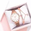 Avogadas de pulseira Quartz Mulheres pequenas e delicadas European Beauty Bracelet Casual Watch Suit de luxo Relógios elegantes