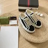 Tennis 1977 Canvas Casual Shoes Buxurys Designer Womens But Włochy Zielone i czerwony pasek internetowy gumowa podeszwa do rozciągnięcia bawełny niska platforma Top Mens Woman Sneaker 003