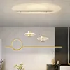 Lâmpadas de lâmpadas pendentes Luzes de teto LED Lâmpada de decoração de flor de arame para mesa de jantar Casa Lustração interna de brilho dourado