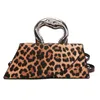 Вечерние сумки Роскошные леопардовые принты с небольшим клапаном для женщин Модельерские сумки Осень-зима Женская сумка через плечо 231110