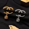 Design de luxe Bijoux Perle Broche Femmes Amour Diamant Alphabet Incrusté Broche Mode Couple Vêtements Accessoires Cadeau 18 carats Or 243o