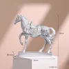 Creative Crafts Harts Dekorativa föremål Golden War Horse Statue Sculpture Modern Office Desk Nordic Home Decor Accessories Ornament