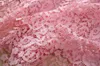 Летнее розовое цветочное кружевное платье с коротки