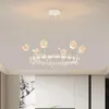 シャンデリアクリスタルクラウンボーイズベッドルームハンギングライトモダンロマンチックな暖かい子供用部屋プリンセス装飾シャンデリア