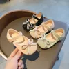 Scarpe piatte 2023 Ragazze Perle Farfalla Principessa Perline Bling Mary Janes Per Bambini Primavera Casual Bambino Bambini Pelle