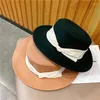 Chapéus de aba de inverno outono mulheres top chapéu plano cor sólida fedora de feltro largo com fita de fita Distras de vestido formal boné