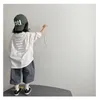 T-shirts 2028b Children's T-shirt Summer Boys 'T-shirt Back Small Letter Bottom T-shirt Katoen Linnen Comfortabele ademende T-shirt 230412