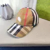 Ny Sun Hat Fashion Designer Ball Caps Män Kvinnor Vuxen Baseball Golf Shipping Truck Driver Casquette Luxe Jumbo Fraise Snake Tiger Bee Hats Vu82