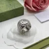 Luxusmarke Designer mit Seitensteinen Ring GGity Trend Damenmodeschmuck Metallbuchstabe Doppel G Logo offener Ring Kristall-Verlobungsring Männer dfewqw