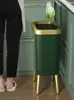 Poubelles Poubelle de luxe en or avec poubelle étroite créative en plastique de type poussoir de quatre pieds de haut avec couvercle adaptée aux cuisines de la maison, aux salles de bain et 15L 230412