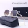 Designer Channel CC Sunglass Cycle Luxueux Femme Mens Mode Haute Définition Polarisée Petit Parfum Perle Incrustée Tempérament Lunettes De Soleil Surdimensionnées