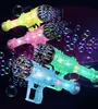 Pistolet à bulles Gatling avec éclairage coloré Machine à bulles de mise à niveau 21 trous pour enfants garçons filles Machine à bulles