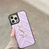 Cas de téléphone de luxe avec rose violet Designer Phonecase Golden Letters Case Coque antichoc en cuir pour IPhone 14 Pro Max 13P 12 11 XR