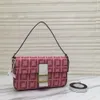 Borsa tote Nuovo pacchetto sotto le ascelle Designer di alta qualità Patta femminile Borsa a tracolla di lusso a doppio uso Portafogli Borse piccole a tracolla Borsa a tracolla