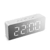 Decoraciones navideñas Espejo Reloj despertador digital Pantalla LED multifuncional Adorno de escritorio simple para el hogar Sala de estar Dormitorio 235i