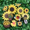 Partihandel 100st PVC Flower Sunflower Buckle Shoe Charms Vuxen Tillbehör för armbandsknappdekorationer