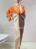 Abiti casual Changpleat 2023 Autunno Abbinamento di colori con scollo a V Abito da donna Miyak pieghettato di grandi dimensioni Moda maniche a pipistrello allentate Partito lungo