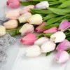 Pu Tulips人工花本物のタッチ白いチューリップ人工花のための人工花