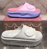 Damplattformssandaler Designerslider Sammankopplande perforerat gummi Summer Beach Sliper Slip On Mule Sliders Dubbelt transparent spänne Vattentät rutschkana