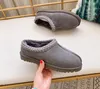 Heißer Mann Frauen Tasman Slipper Schneestiefel Schaffell Plüschfell halten warme Stiefel mit Kartenstaubbeutel Weiche, bequeme, lässige Hausschuhe Schöne Geschenke