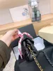 Borsa rettangolare di design di lusso di qualità Borsa da 25 cm in vera pelle Borsa nera classica Borsa a tracolla trapuntata Borsa a tracolla dorata Decorazione sciarpa Portafoglio su catena