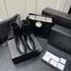 Bottes courtes à chaîne classique pour femmes, chaussures en cuir de luxe de styliste, bottines à fermeture éclair, à la mode