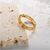 Kleine vierkante zirkoon stenen ring roestvrij staal 18k goud vergulde cirkel ingelegde kristal designer ringen voor vrouwen mode -sieraden